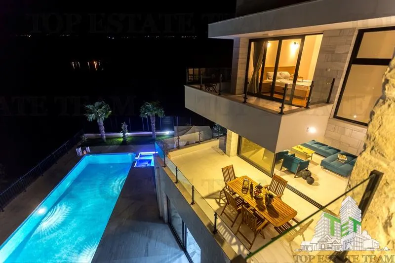 Villa for Sale in Herceg-Novi, Montenegro - foto 11
