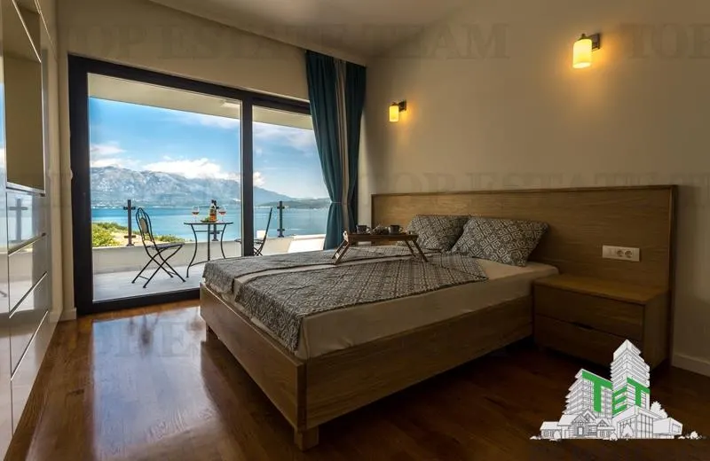 Villa for Sale in Herceg-Novi, Montenegro - foto 6