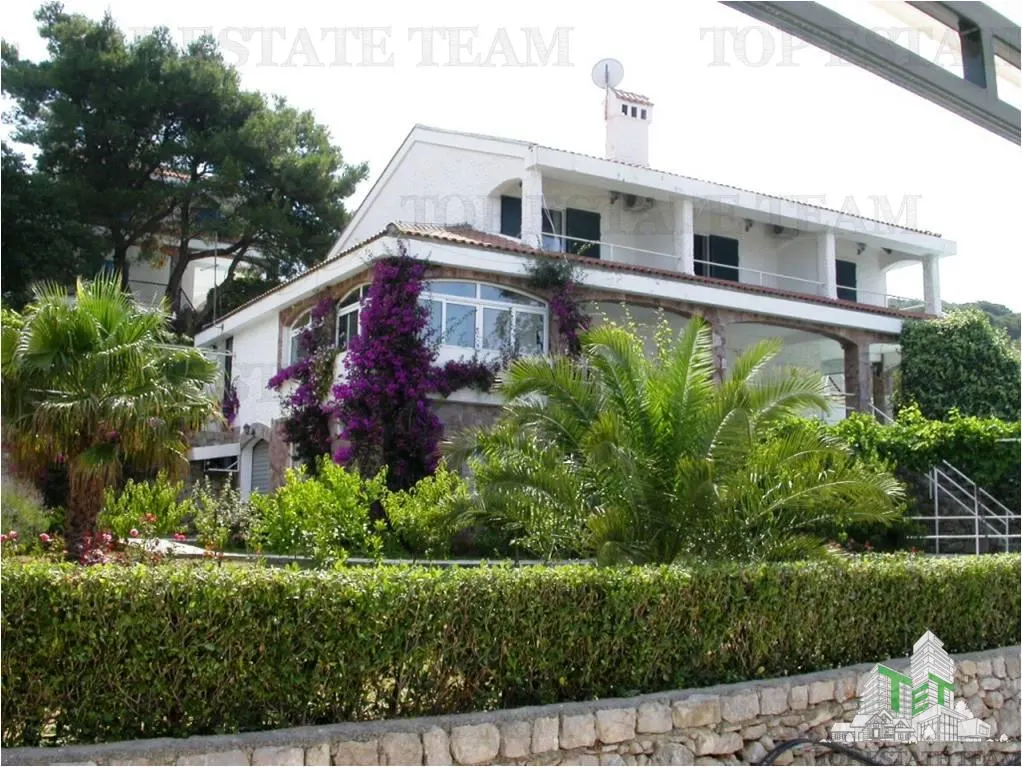 Villa for Sale in Herceg-Novi, Montenegro - foto 1