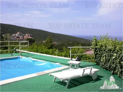 Villa for Sale in Herceg-Novi, Montenegro - foto 7