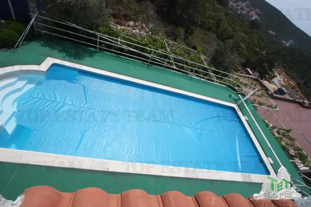 Villa for Sale in Herceg-Novi, Montenegro - foto 10