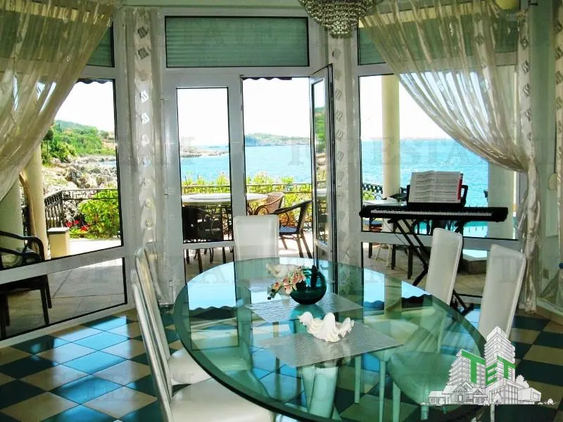 Apartment for Sale in Budva, Montenegro - foto 1