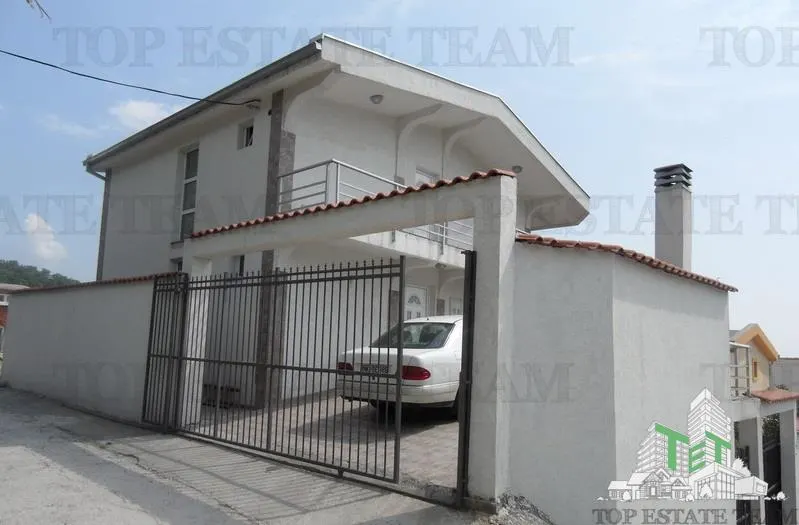 Villa for Sale in Bar, Montenegro - foto 1