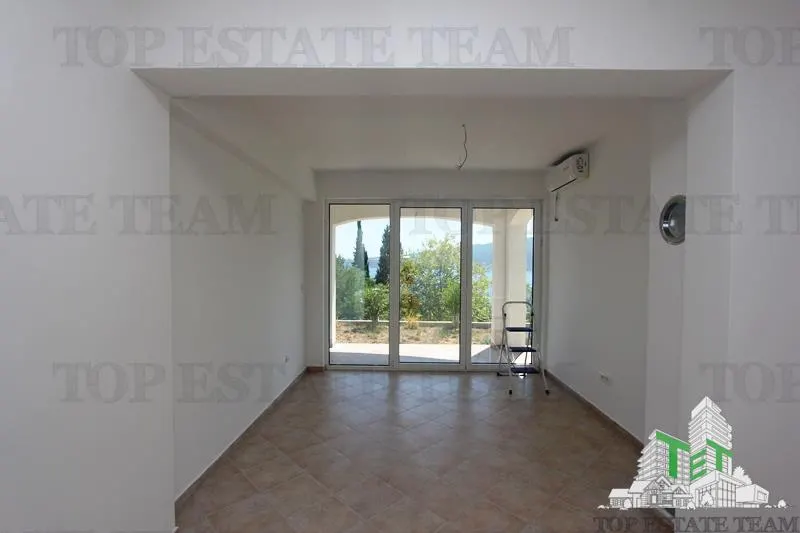 Villa for Sale in Herceg-Novi, Montenegro - foto 11