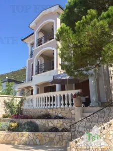 Villa for Sale in Bar, Montenegro - foto 2