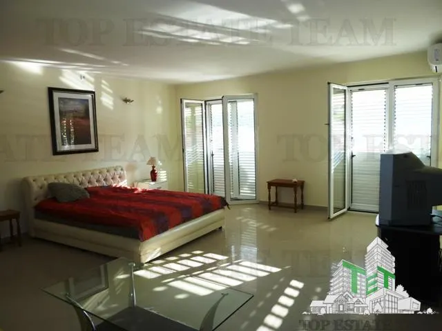 Villa for Sale in Kotor, Montenegro - foto 9