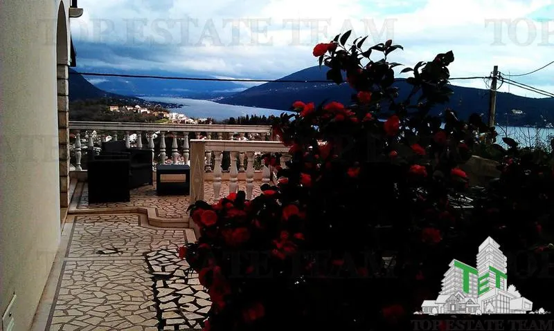 Villa for Sale in Herceg-Novi, Montenegro - foto 4