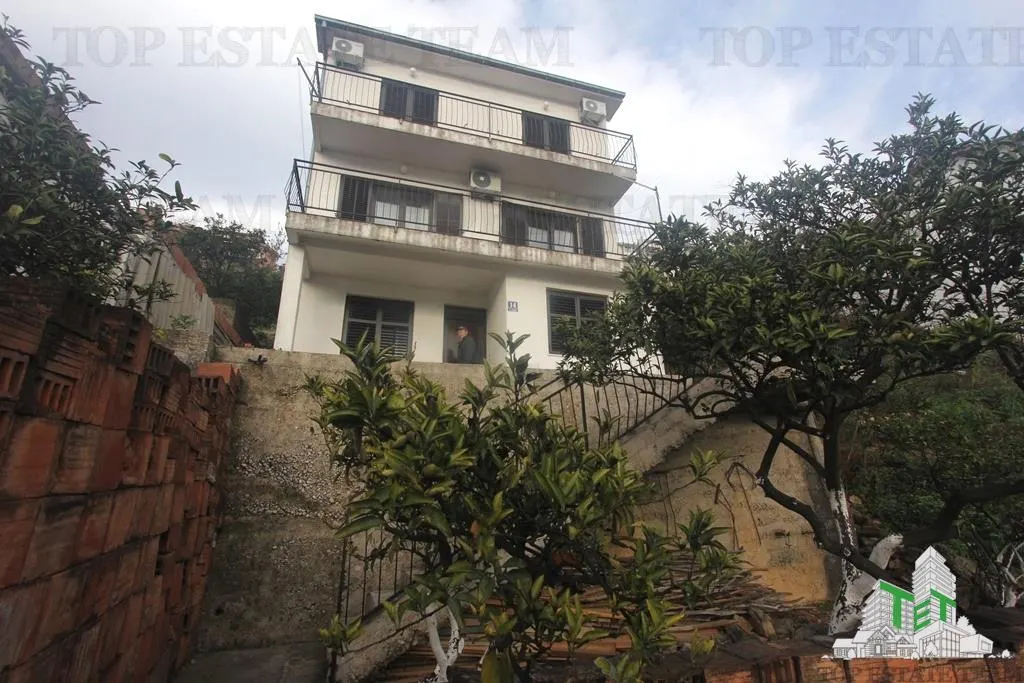 Villa for Sale in Herceg-Novi, Montenegro - foto 1