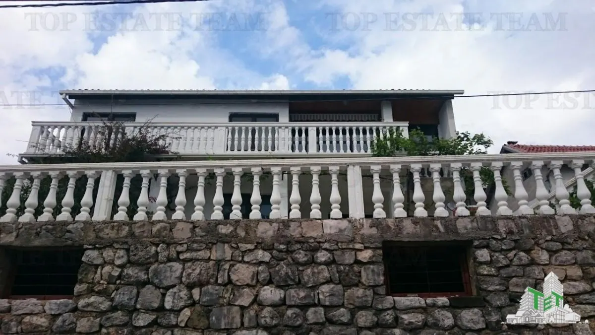 Villa for Sale in Bar, Montenegro - foto 1