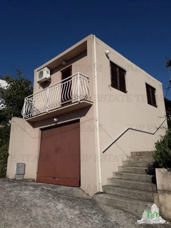 Villa for Sale in Herceg-Novi, Montenegro - foto 1