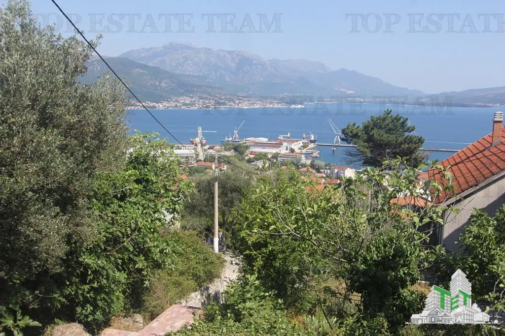 Villa for Sale in Herceg-Novi, Montenegro - foto 1