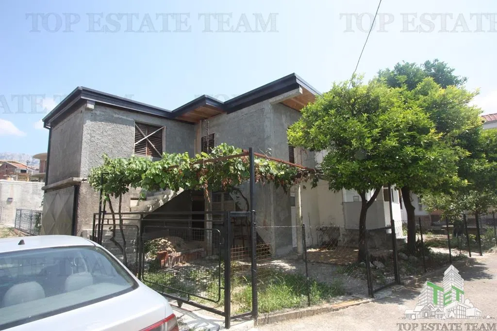Villa for Sale in Bar, Montenegro - foto 1