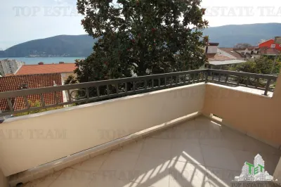 Apartment for Sale in Herceg-Novi, Montenegro - foto 2