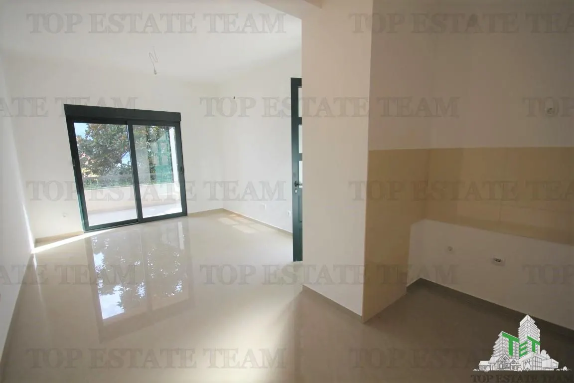 Apartment for Sale in Herceg-Novi, Montenegro - foto 4