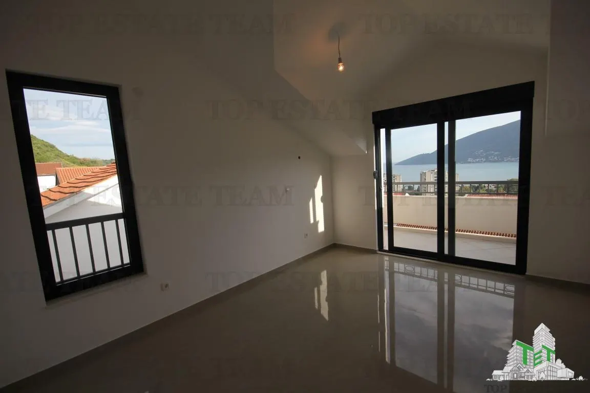 Apartment for Sale in Herceg-Novi, Montenegro - foto 8