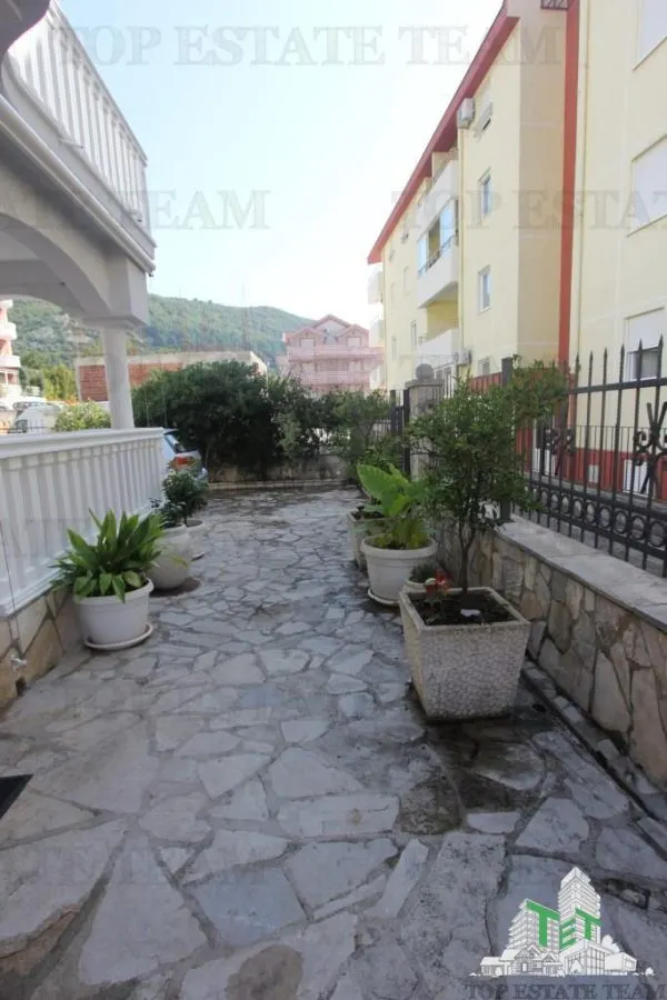 Villa for Sale in Budva, Montenegro - foto 3