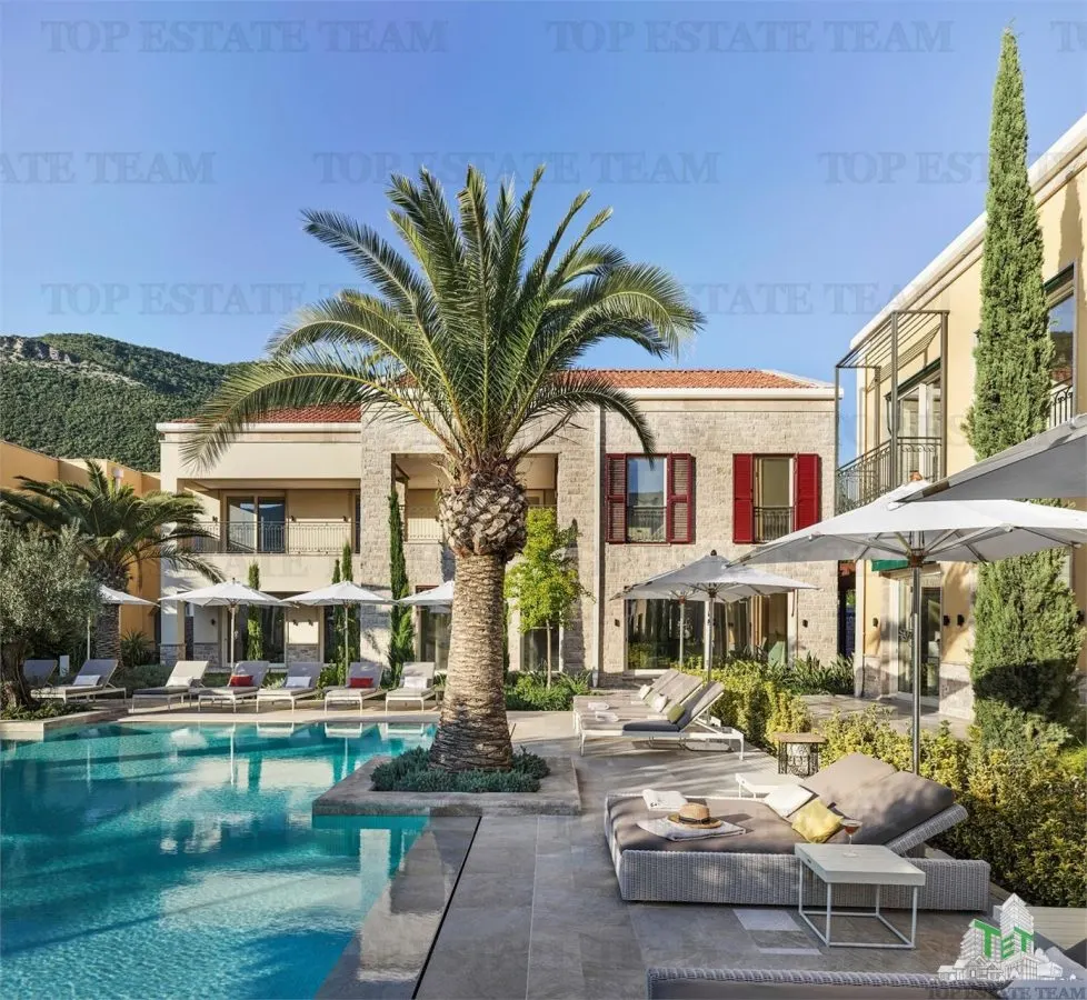 Apartment for Sale in Herceg-Novi, Montenegro - foto 3