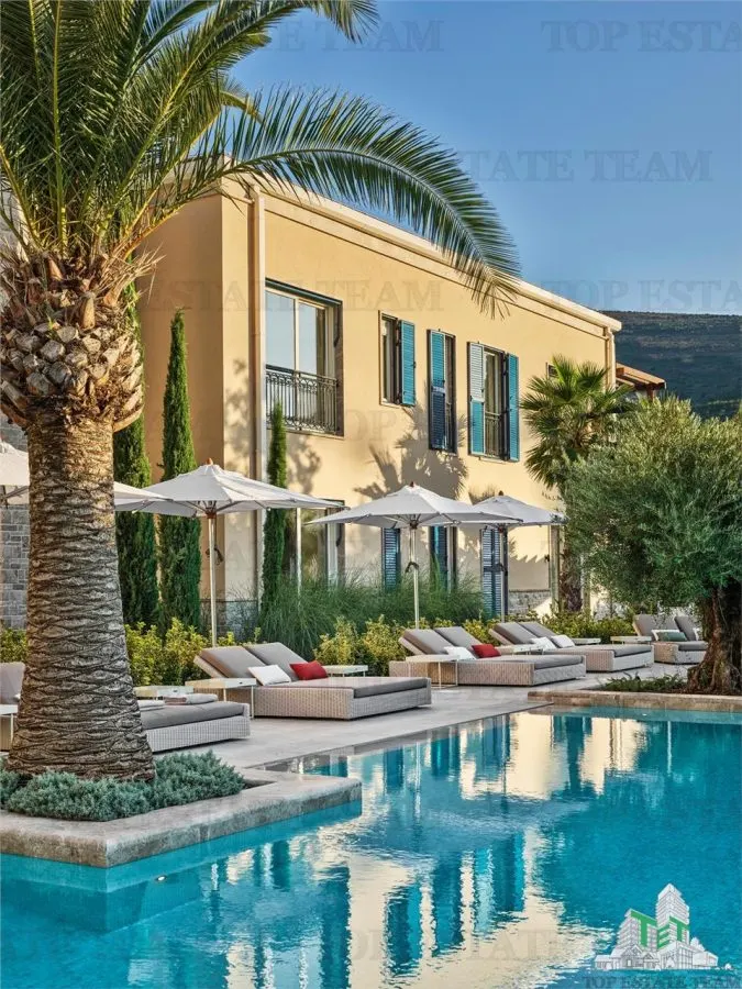 Apartment for Sale in Herceg-Novi, Montenegro - foto 4
