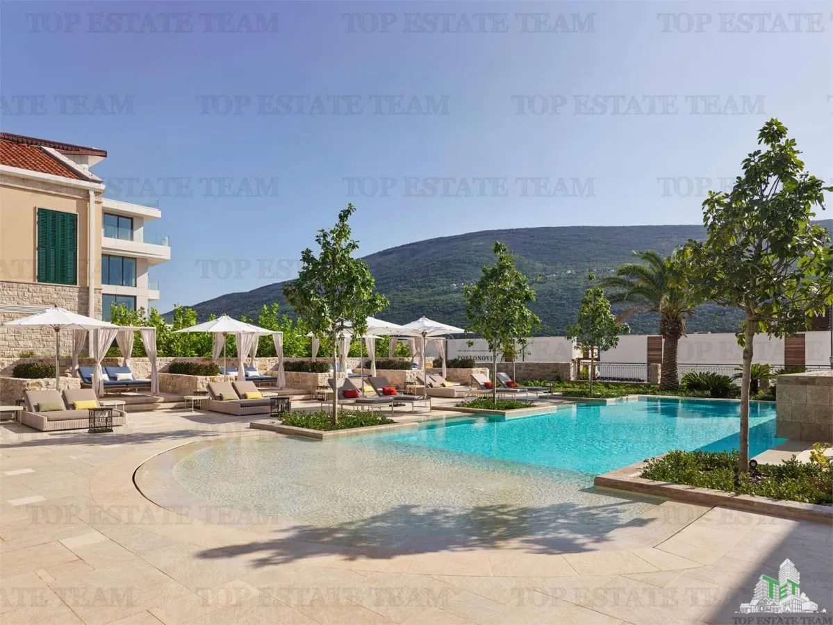 Apartment for Sale in Herceg-Novi, Montenegro - foto 6