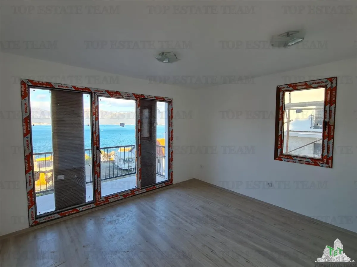 Apartment for Sale in Tivat, Montenegro - foto 1