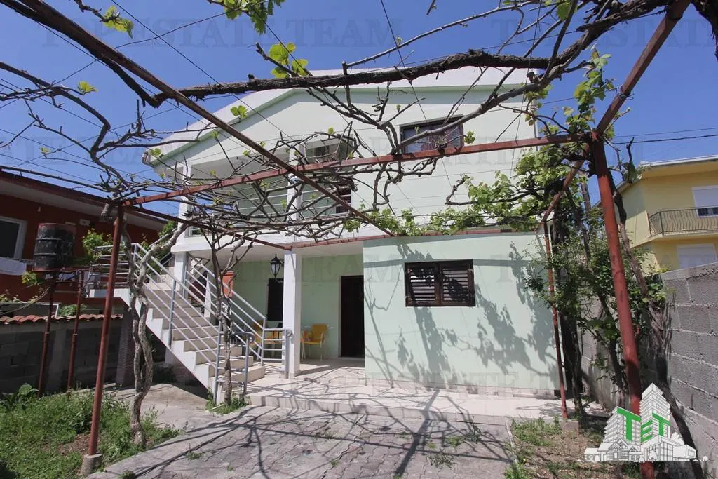 Villa for Sale in Bar, Montenegro - foto 1