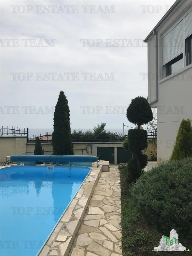 Villa for Sale in Bar, Montenegro - foto 1
