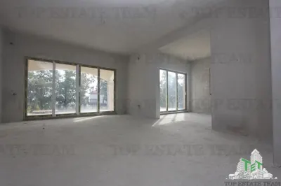 Villa for Sale in Herceg-Novi, Montenegro - foto 2
