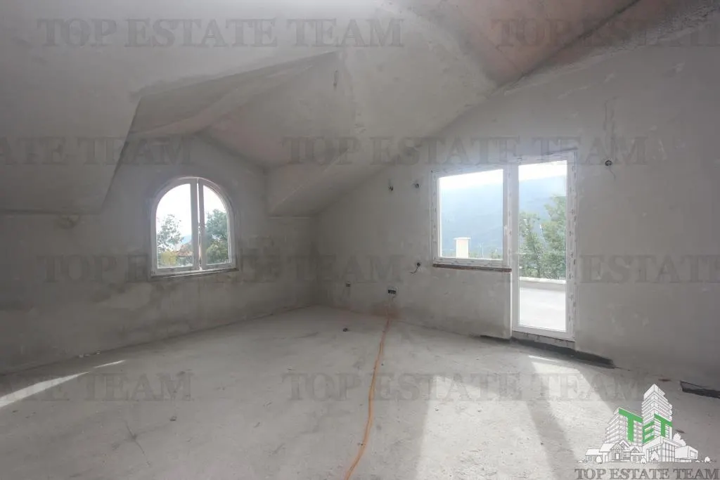 Villa for Sale in Herceg-Novi, Montenegro - foto 24