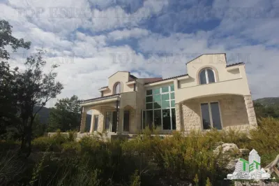 Villa for Sale in Herceg-Novi, Montenegro - foto 8