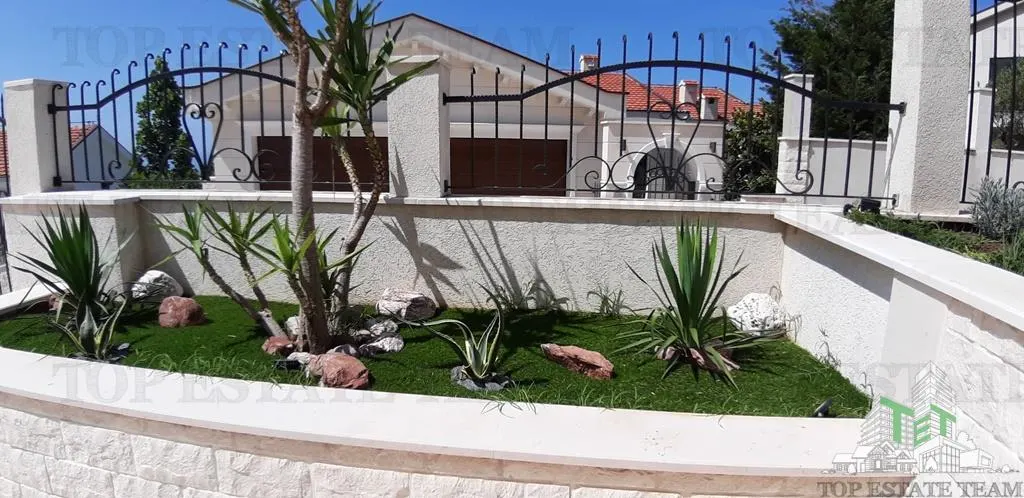 Villa for Sale in Budva, Montenegro - foto 9