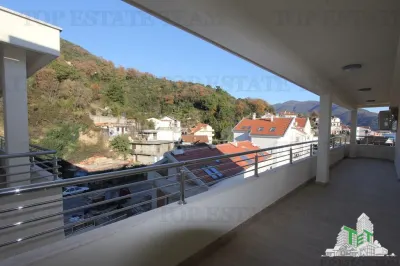 Apartment for Sale in Herceg-Novi, Montenegro - foto 6