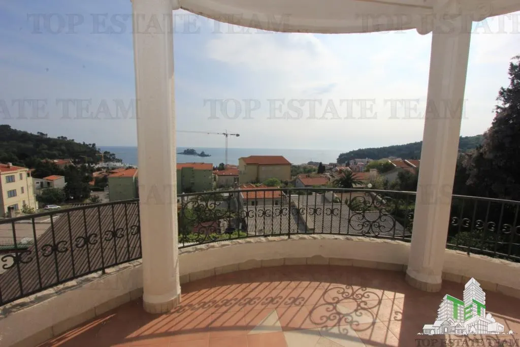 Villa for Sale in Budva, Montenegro - foto 3
