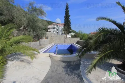 Villa for Sale in Budva, Montenegro - foto 4