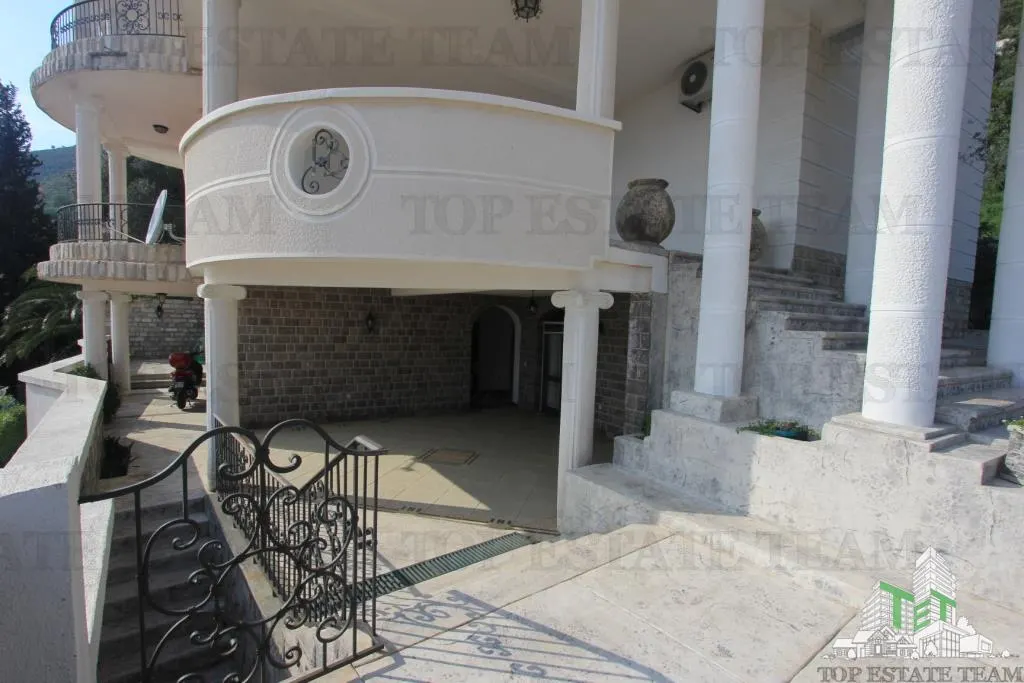 Villa for Sale in Budva, Montenegro - foto 7