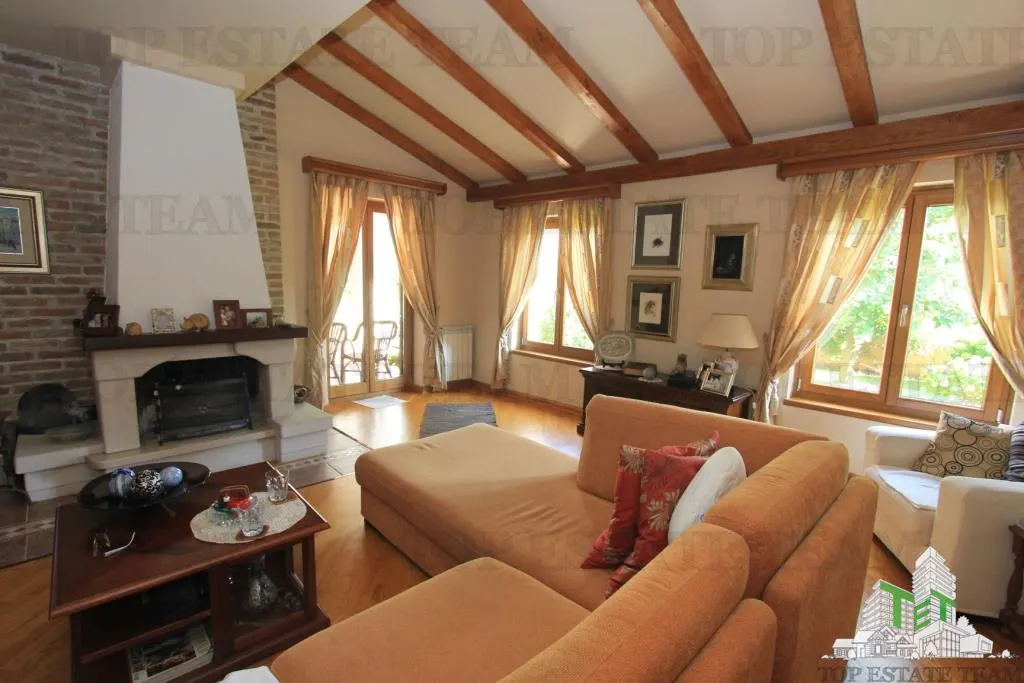Villa for Sale in Kotor, Montenegro - foto 2
