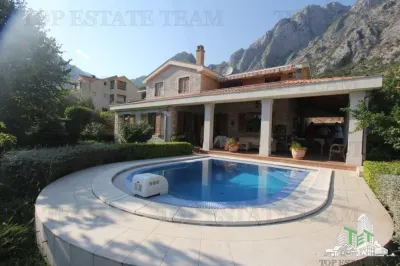 Villa for Sale in Kotor, Montenegro - foto 14