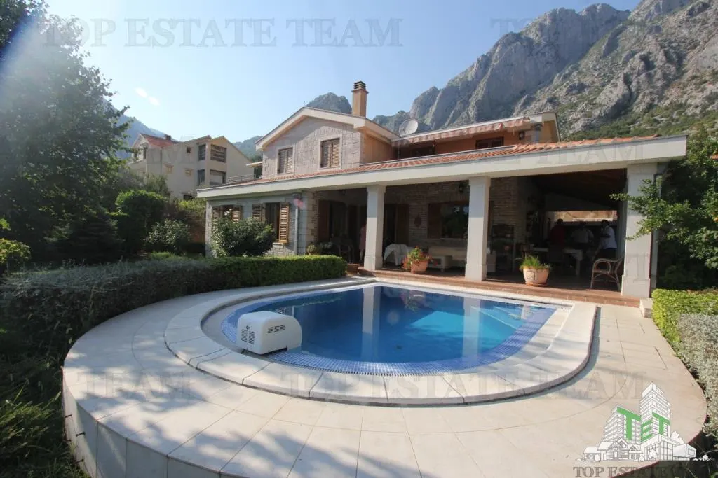 Villa for Sale in Kotor, Montenegro - foto 14