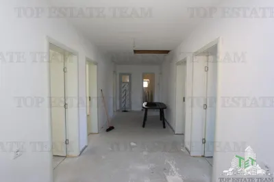 Villa for Sale in Ulcin, Montenegro - foto 10
