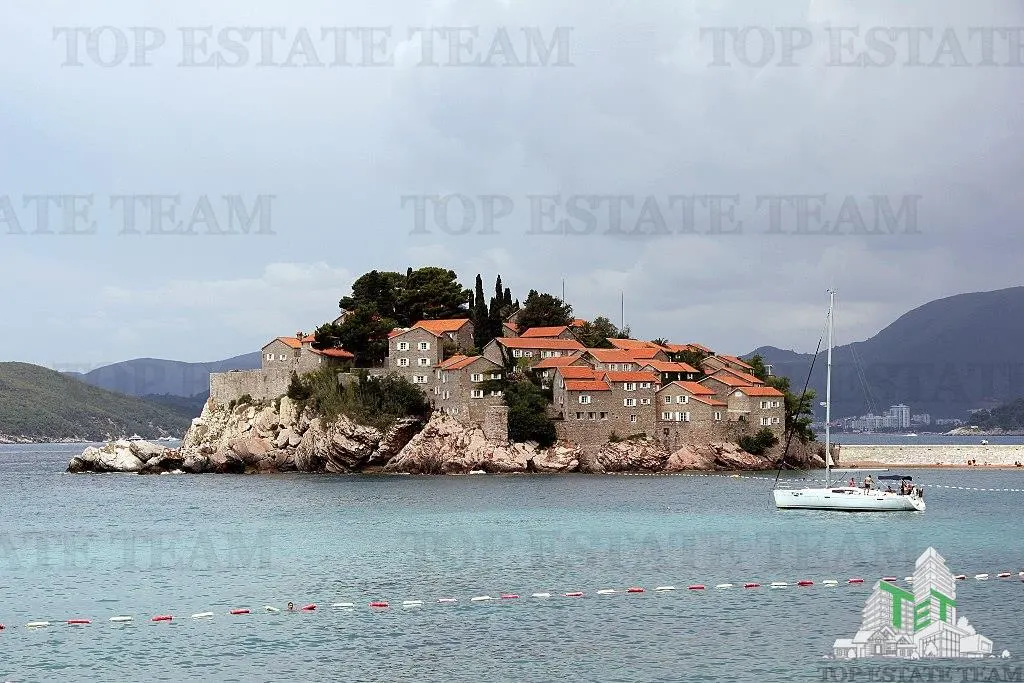 Villa for Sale in Budva, Montenegro - foto 2