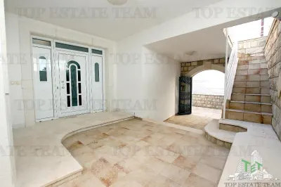 Villa for Sale in Budva, Montenegro - foto 3