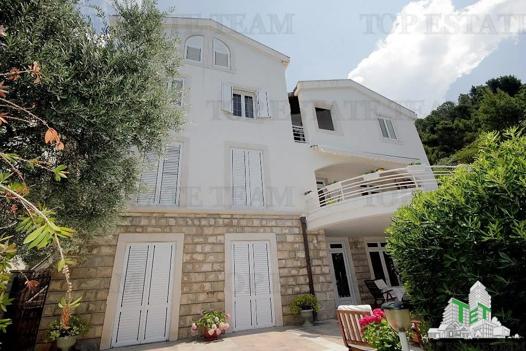 Villa for Sale in Budva, Montenegro - foto 6
