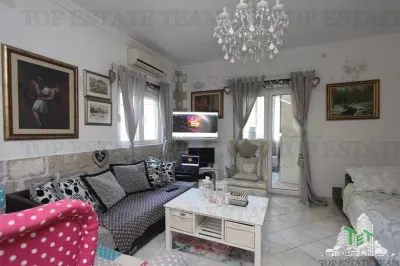 Apartment for Sale in Herceg-Novi, Montenegro - foto 2