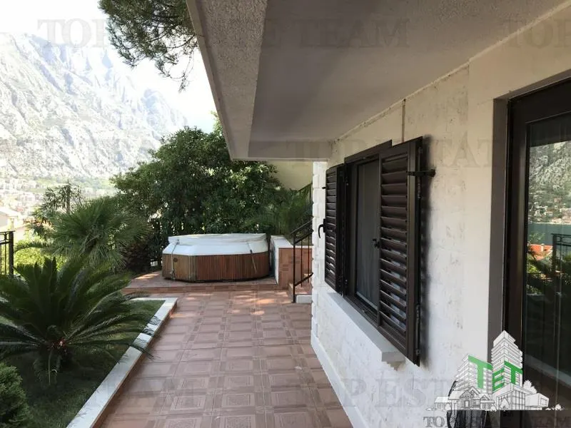 Villa for Sale in Kotor, Montenegro - foto 3