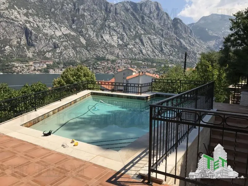 Villa for Sale in Kotor, Montenegro - foto 4