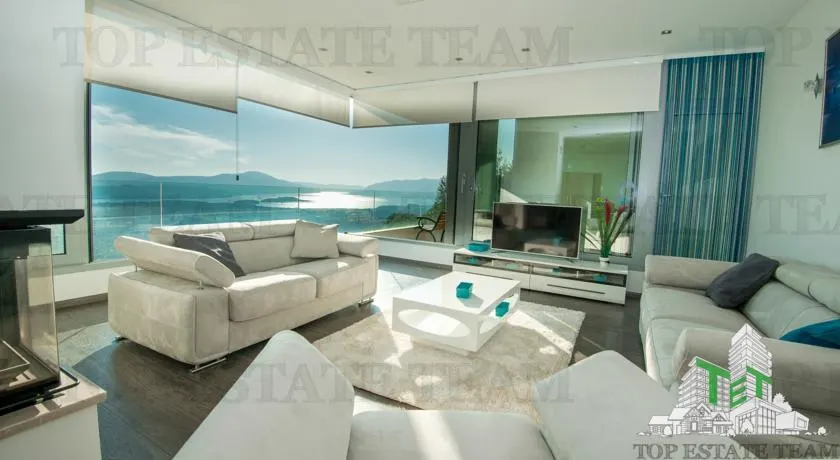 Villa for Sale in Kotor, Montenegro - foto 1