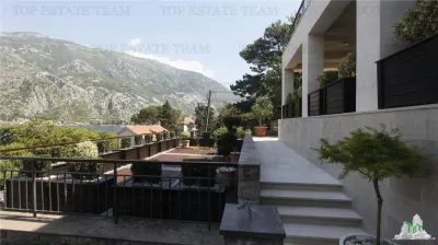 Villa for Sale in Kotor, Montenegro - foto 2