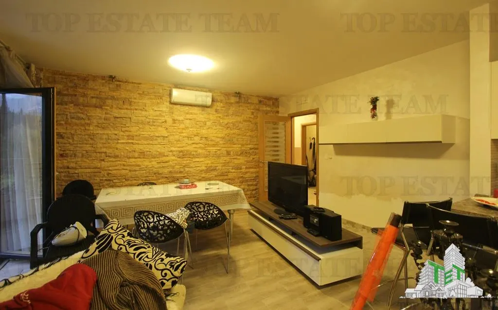 Apartment for Sale in Herceg-Novi, Montenegro - foto 1