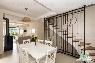 Villa for Sale in Herceg-Novi, Montenegro - foto 2