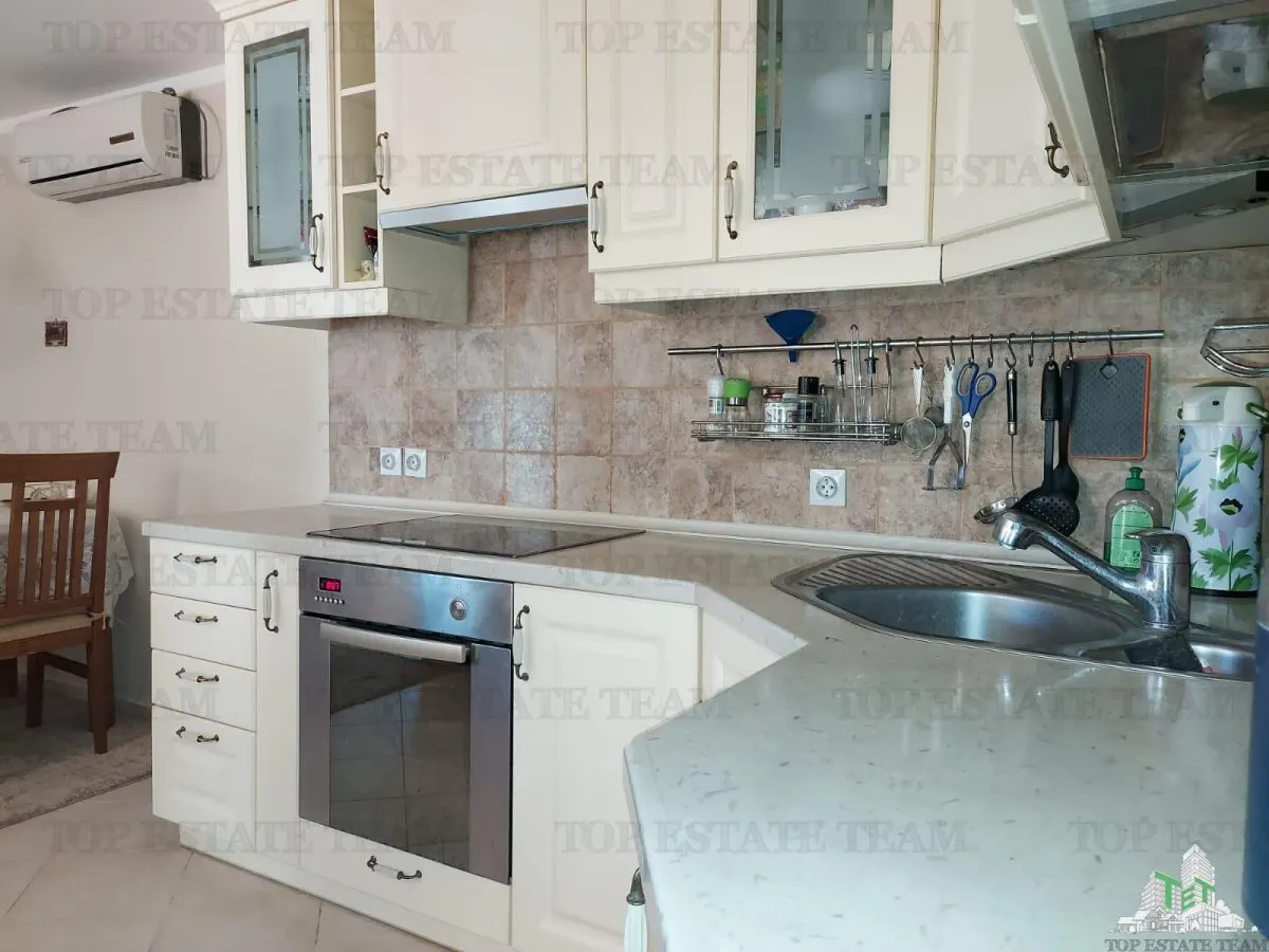 Villa for Sale in Tivat, Montenegro - foto 5