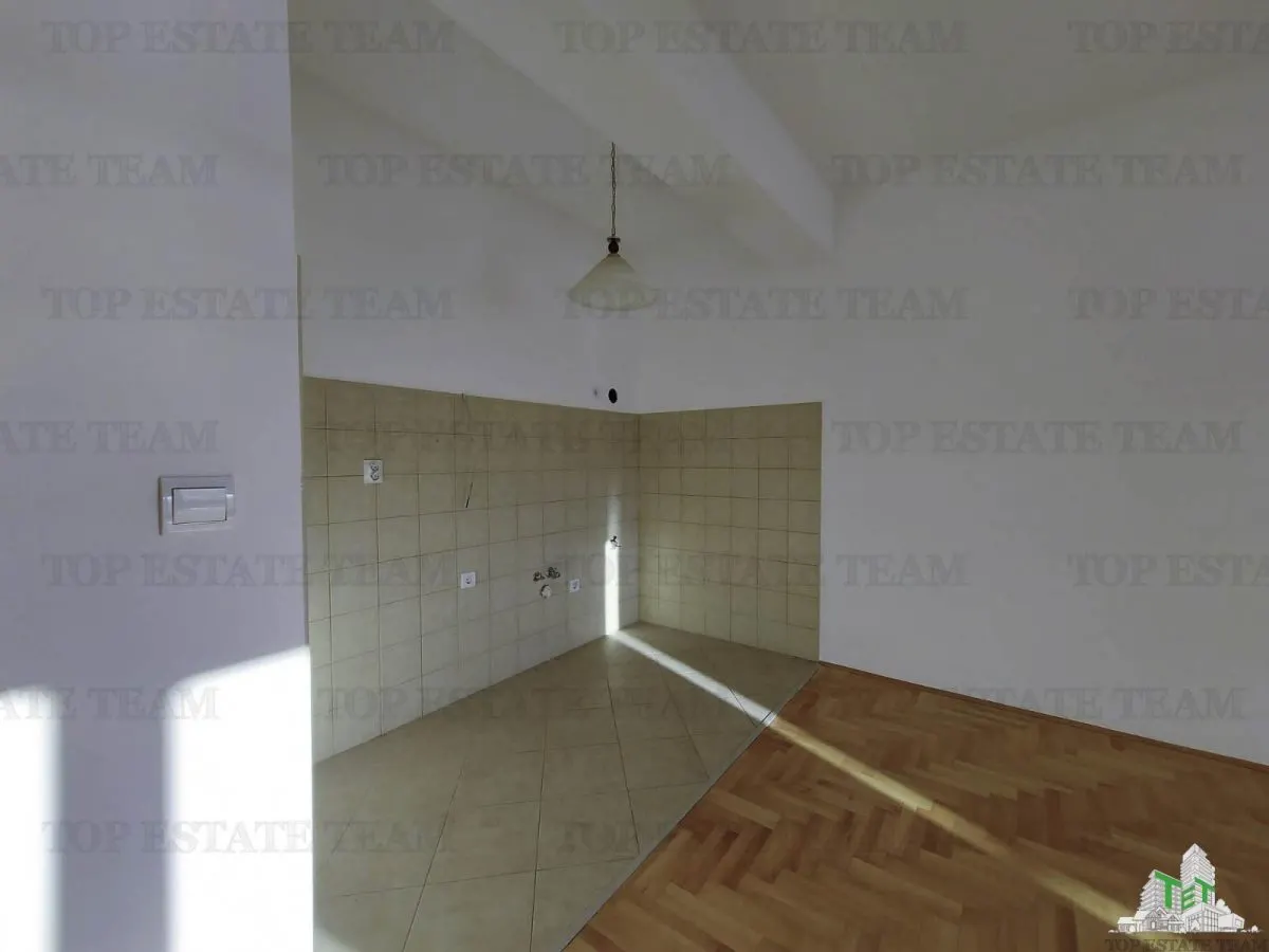 Apartment for Sale in Herceg-Novi, Montenegro - foto 4